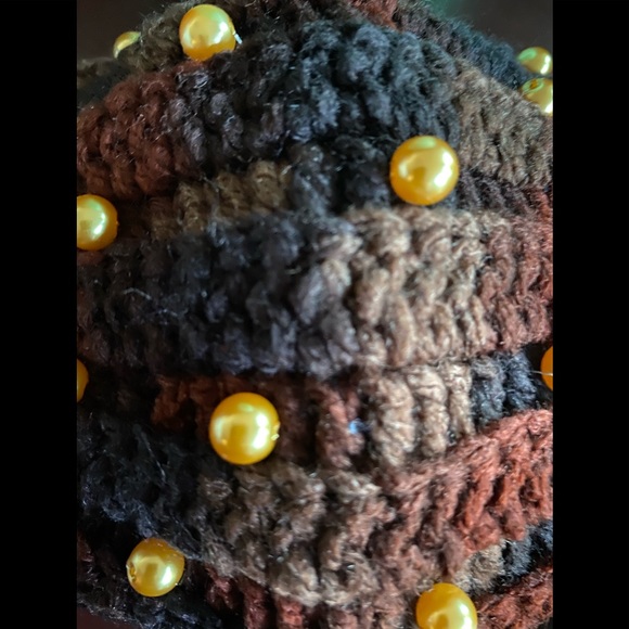 Decorative Hand-Knitted Mask - Picture 8 of 11